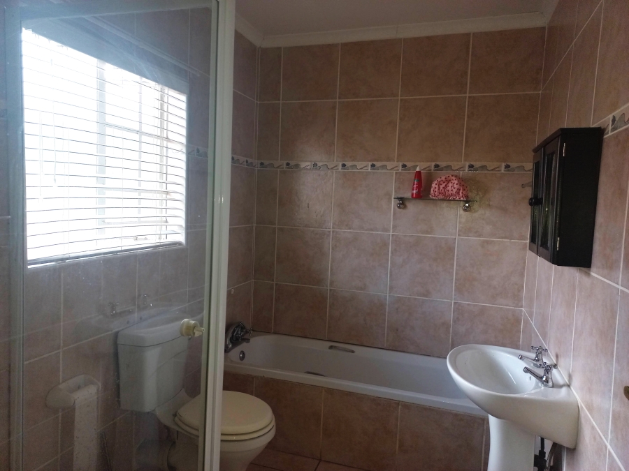 3 Bedroom Property for Sale in Safari Gardens North West